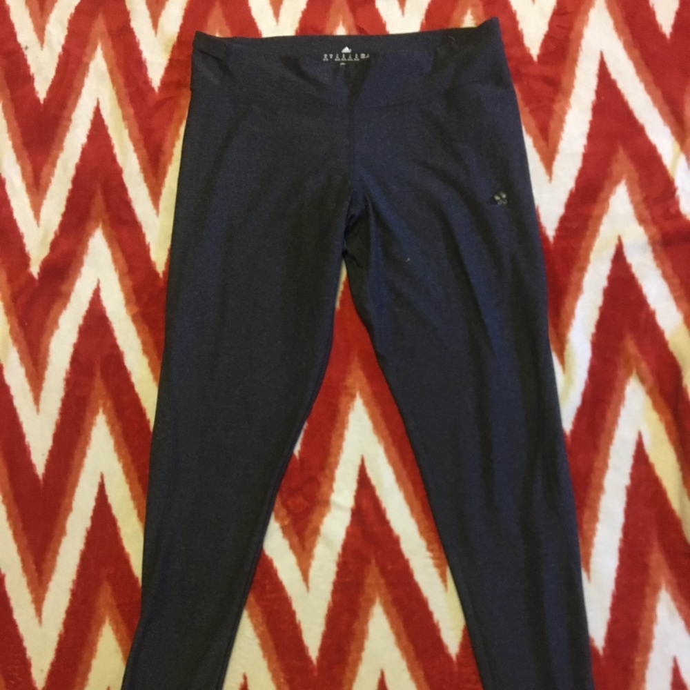 ⚠️2️⃣FOR $2️⃣0️⃣⚠️ Grey Adidas ClimaLite Leggings